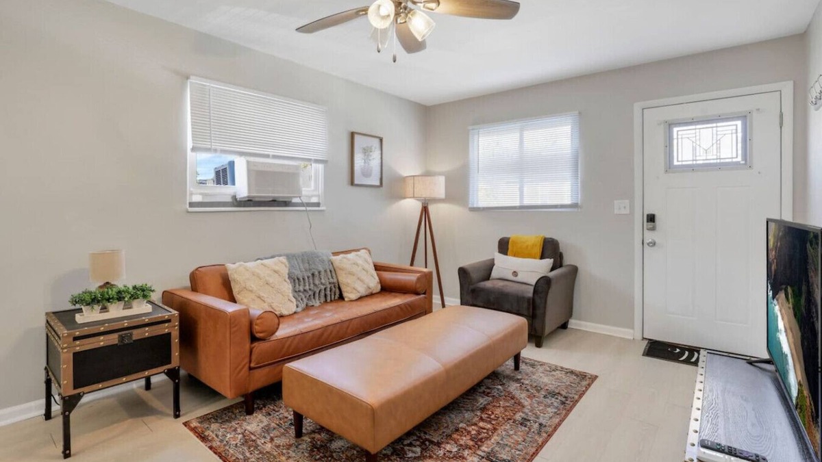 Franklin Park Apartment | Trolley District Treasure 1 BR Apt!