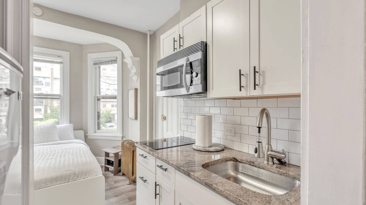 Wilmington Apartment | Trolley Teacup Charming Cozy Studio 1 Bedroom Apts by RedAwning