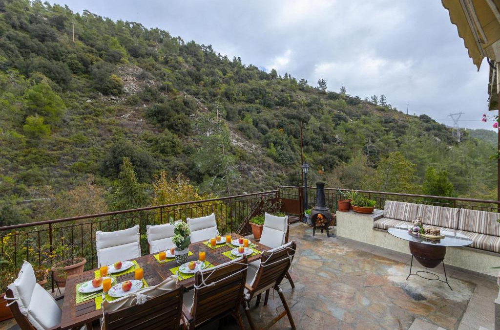 Kato Amiantos Villa | Troodos Riverside Cottage