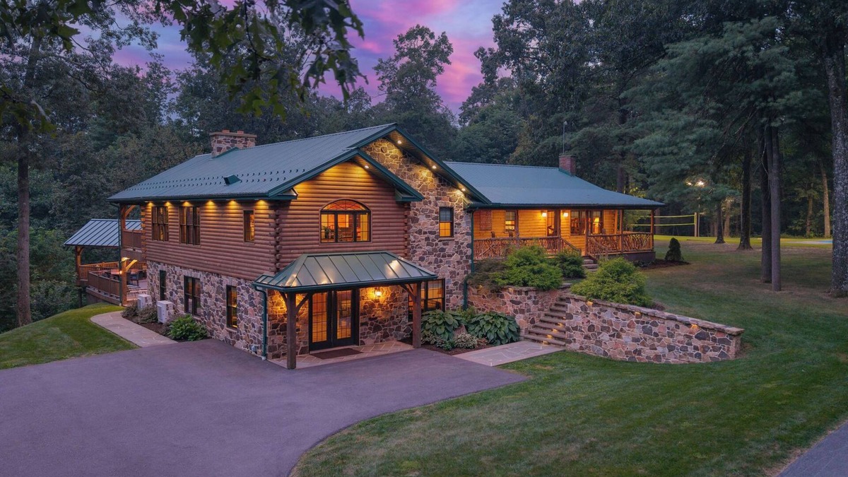 Elliottsburg Cabin | Trophy Whitetail Lodge