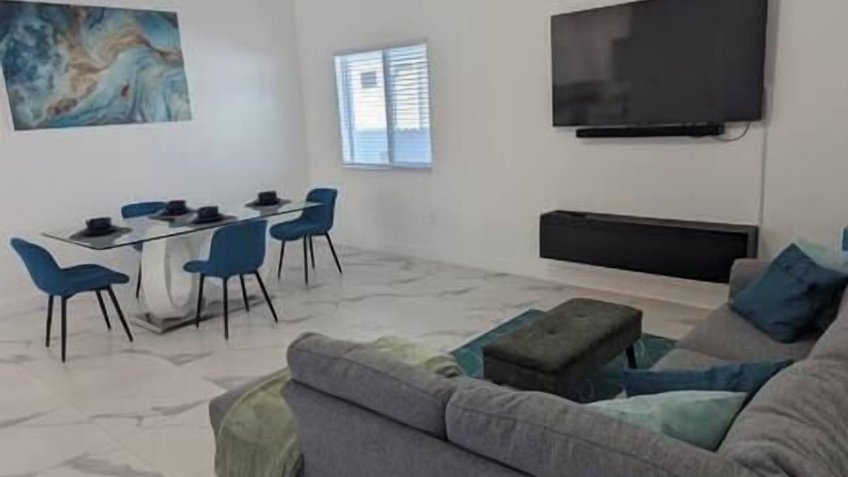Downtown Fort Lauderdale House | Tropical 1-2BR Retreat Near Beach, Airport & Downtown