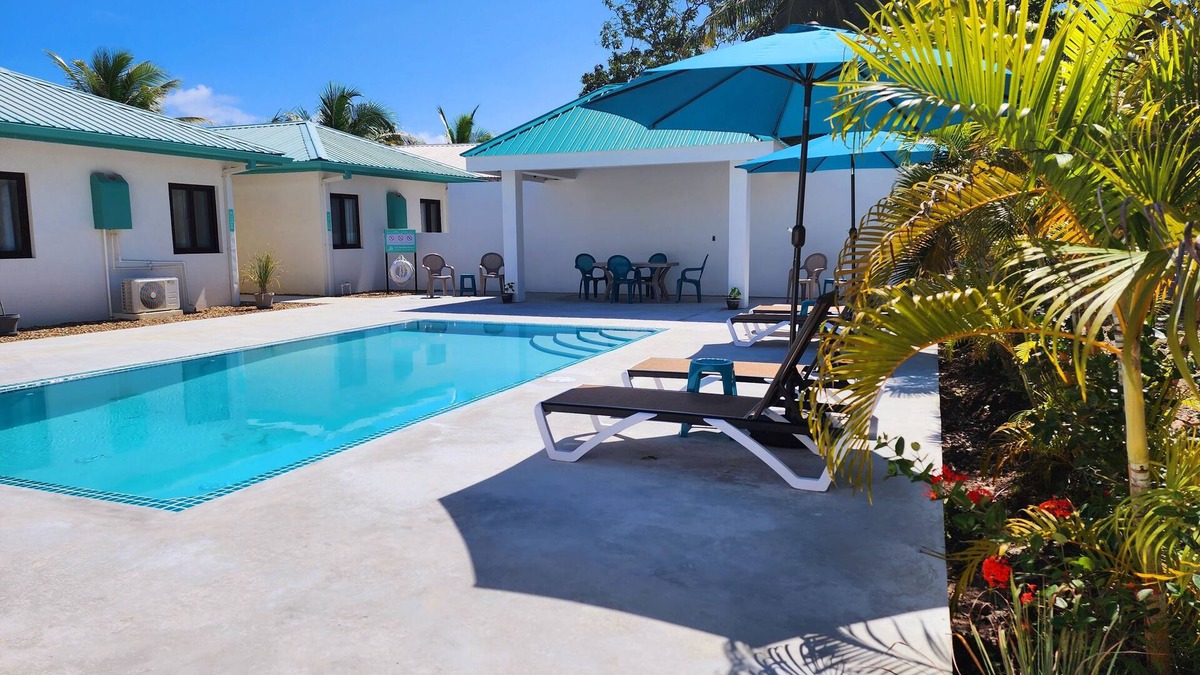 Placencia Hotel | Tropical 1 Bedroom Cabana on Private Oasis