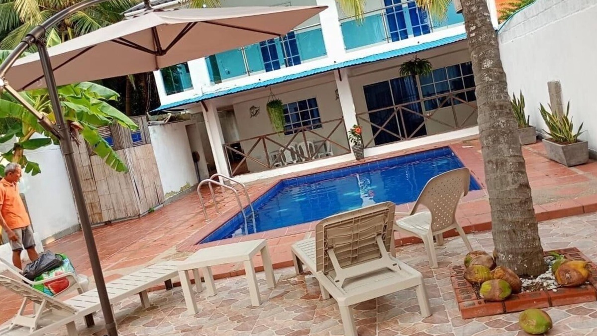 Santa Veronica House | Tropical 3 BR/3 BA beach Villa w pool, WiFi, & AC in beautiful Santa Veronica!