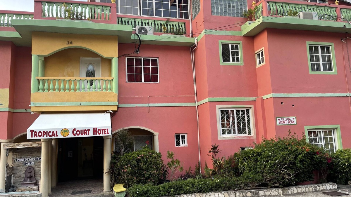 Ocean Ridge Estate Hotel | Tropical Court Hotel