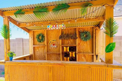 Maricopa House | Tropical Desert Oasis Phoenix