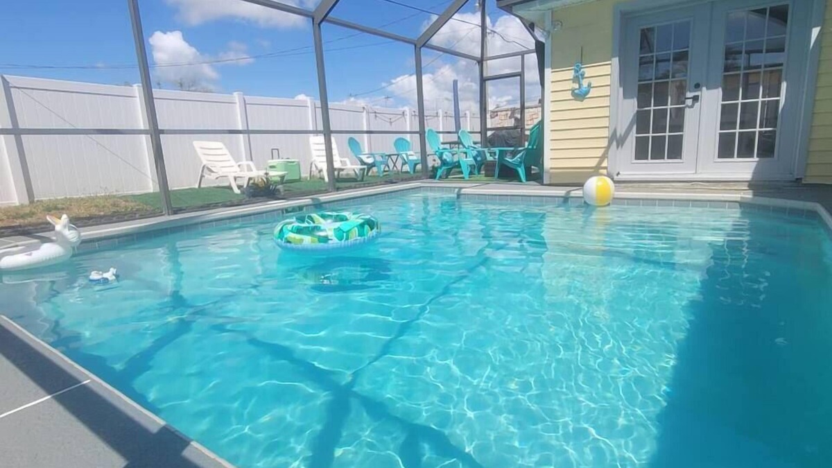 Forest Hills House | Tropical Escape Pool + Beaches Nearby 5min, Tarpon Spring