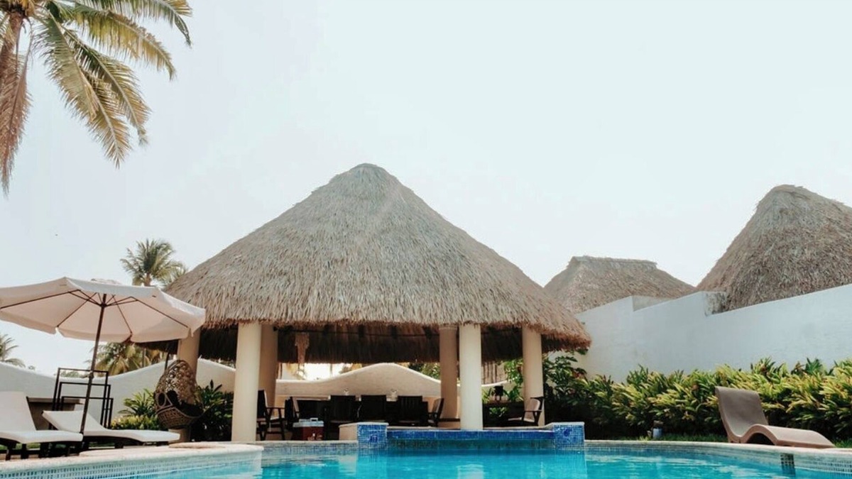 Puerto Quetzal Villa | Tropical Exclusive Getaway ! Full A-C Pool Jacuzzy Private Beach Relax & Unwind