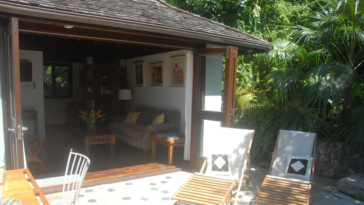 Arawak Hill Cottage | Tropical Garden Cottage