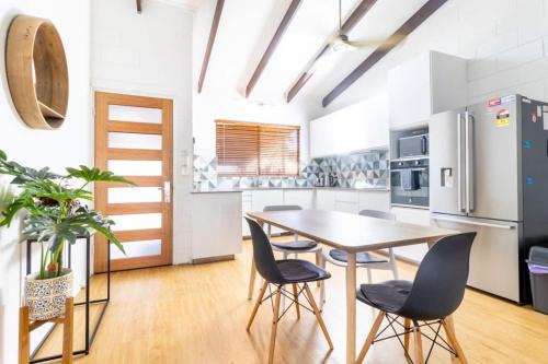 Parap House | Tropical Garden Villa 5 Mins From City Centre