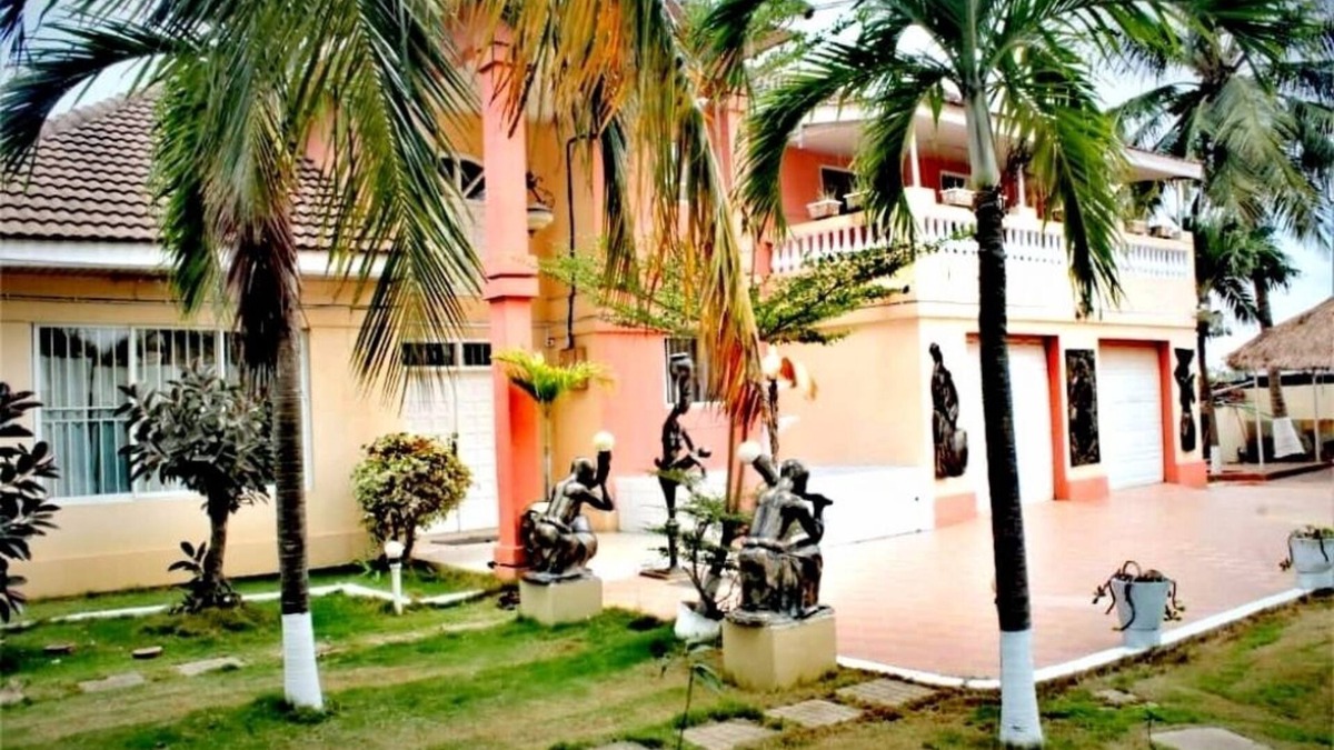 Teshie House | Tropical Ghana House