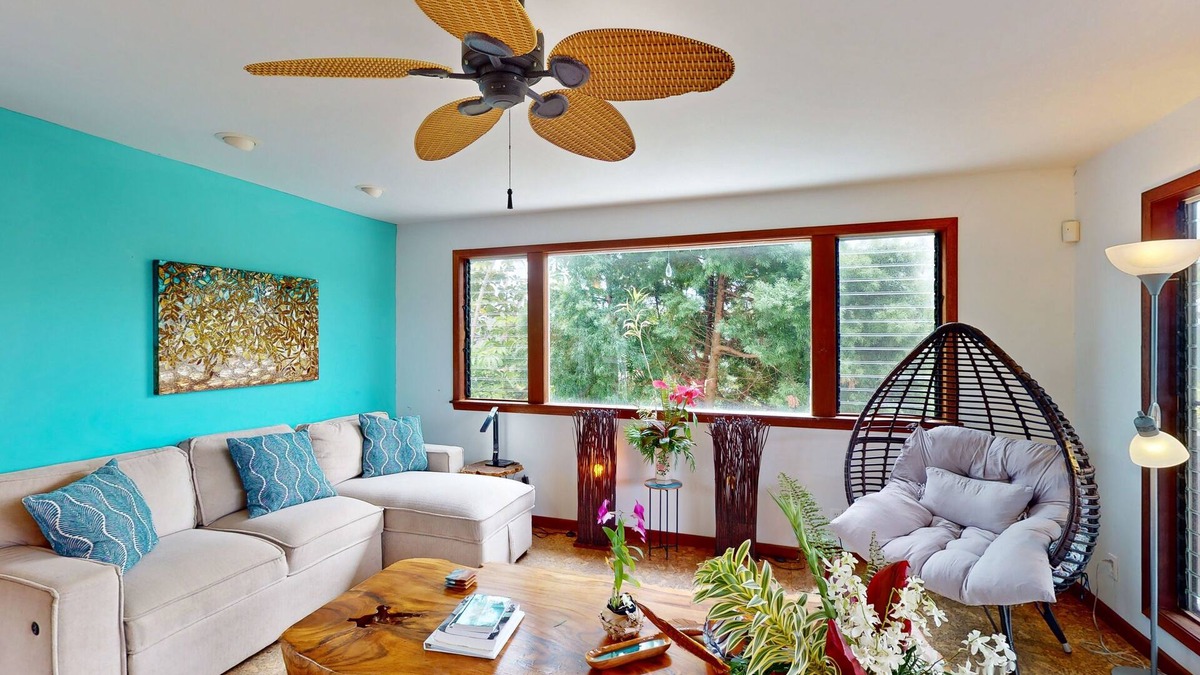 Kehena House | Tropical hideaway near Kehena Black Sand Beach with WiFi & washer/dryer