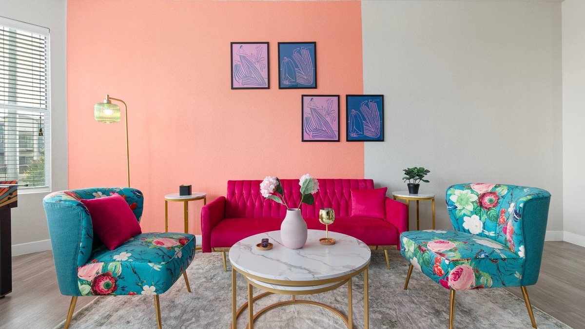 Tempe Apartment | Tropical-Inspired Chic Escape Pool, Patio & Sky Lounge