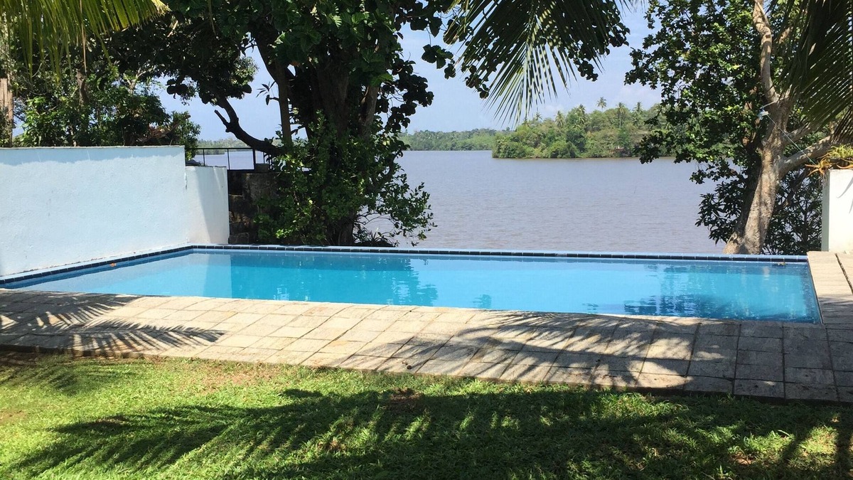 Hikkaduwa Villa | Tropical Lakeside Villa, Hikkaduwa