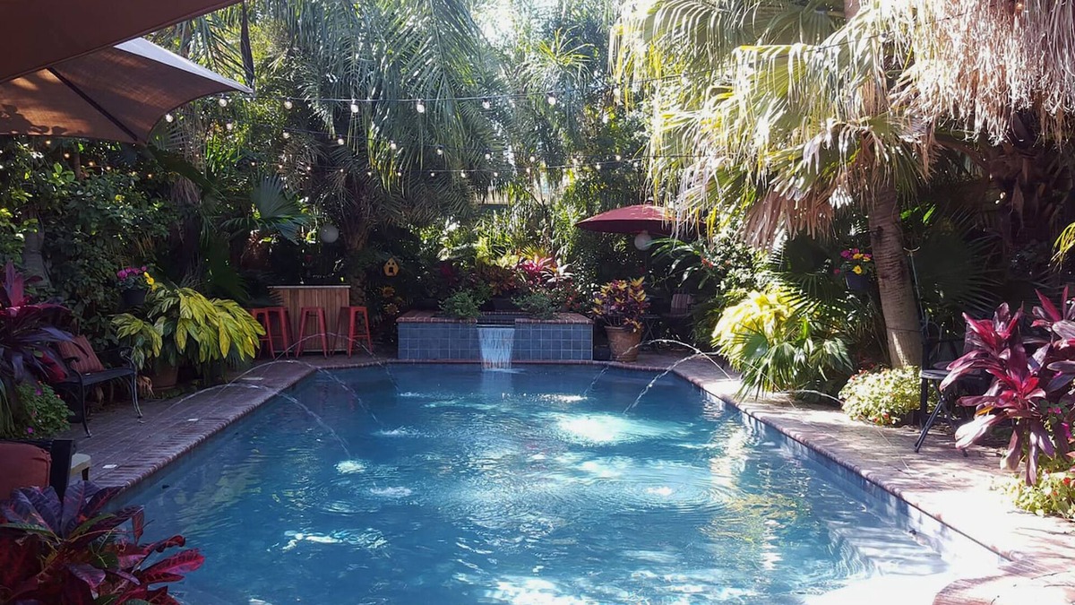 East Riverside House | Tropical Oasis 3 Bedroom Home with Private Pool and Spa located in Uptown NOLAn