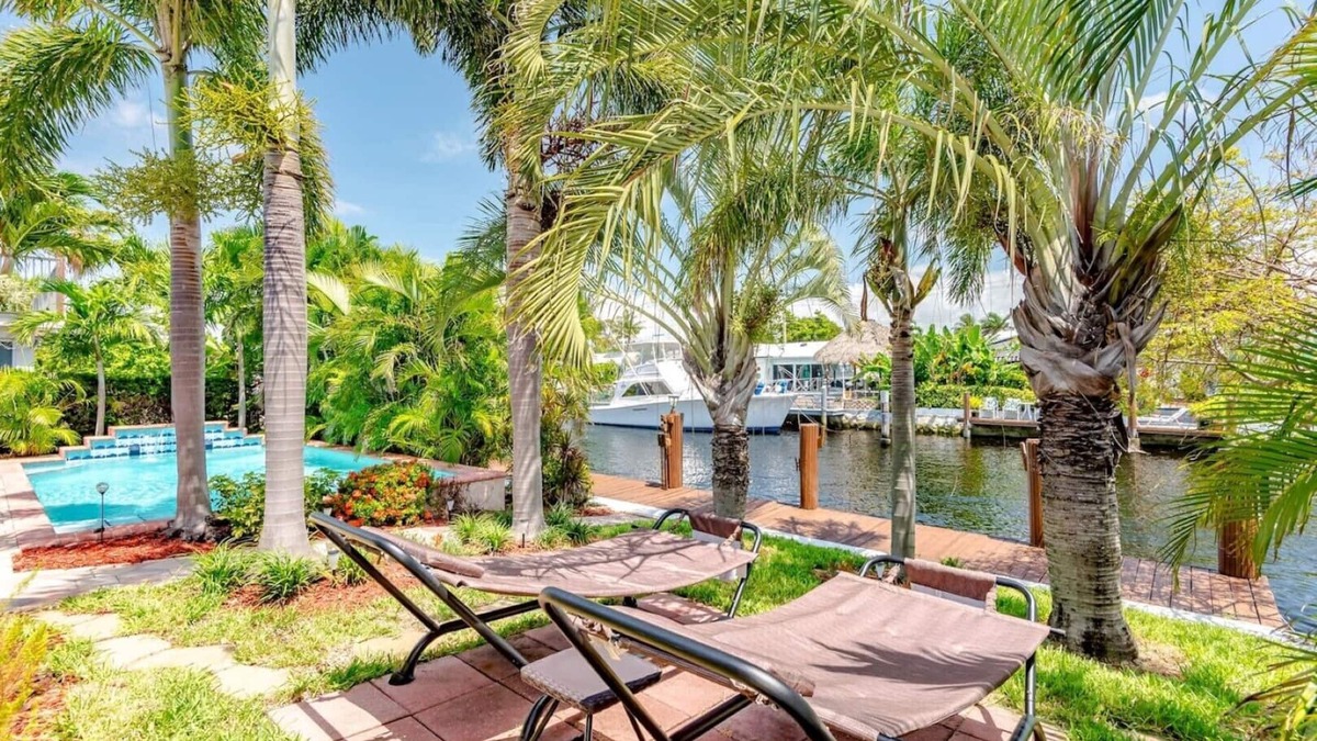 Pompano Isles House | Tropical Oasis close to all South Florida offers!