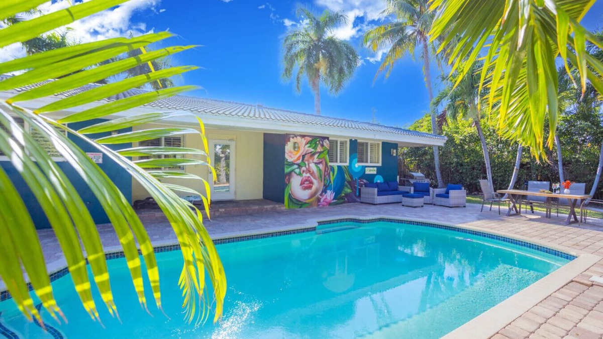 South Corals House | Tropical Oasis Heated saltwater Pool 6min to beach