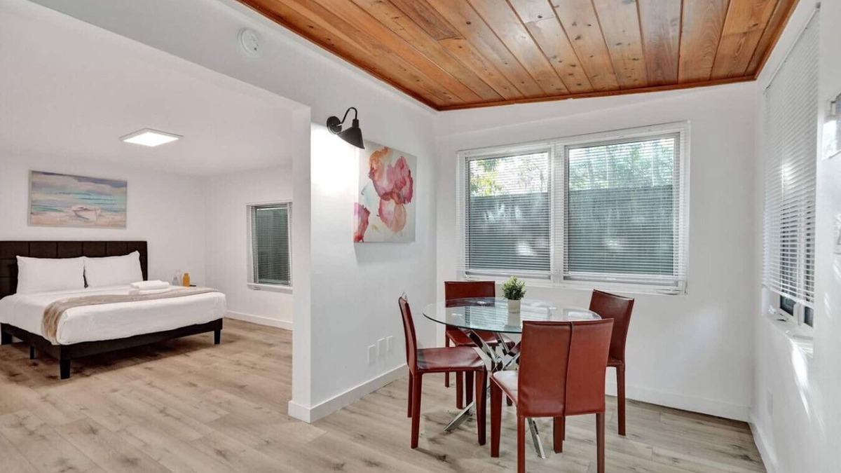Tarpon River Apartment | Tropical Oasis: Studio w/Pool
