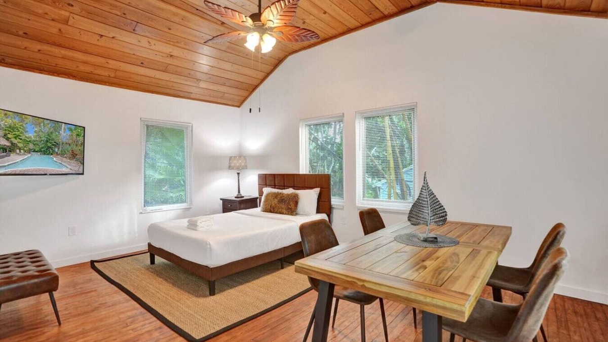 Riverside Park Apartment | Tropical Oasis: Studio w/Pool