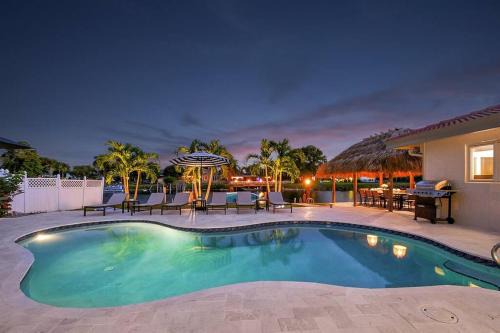 Tropic Palms Villa | Tropical Palms House