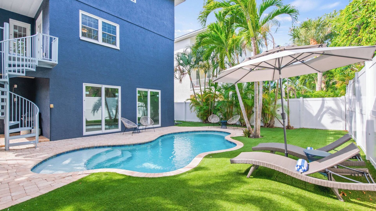 Anna Maria House | Tropical Paradise: 4BR Island Home w/Pool & Bay Views