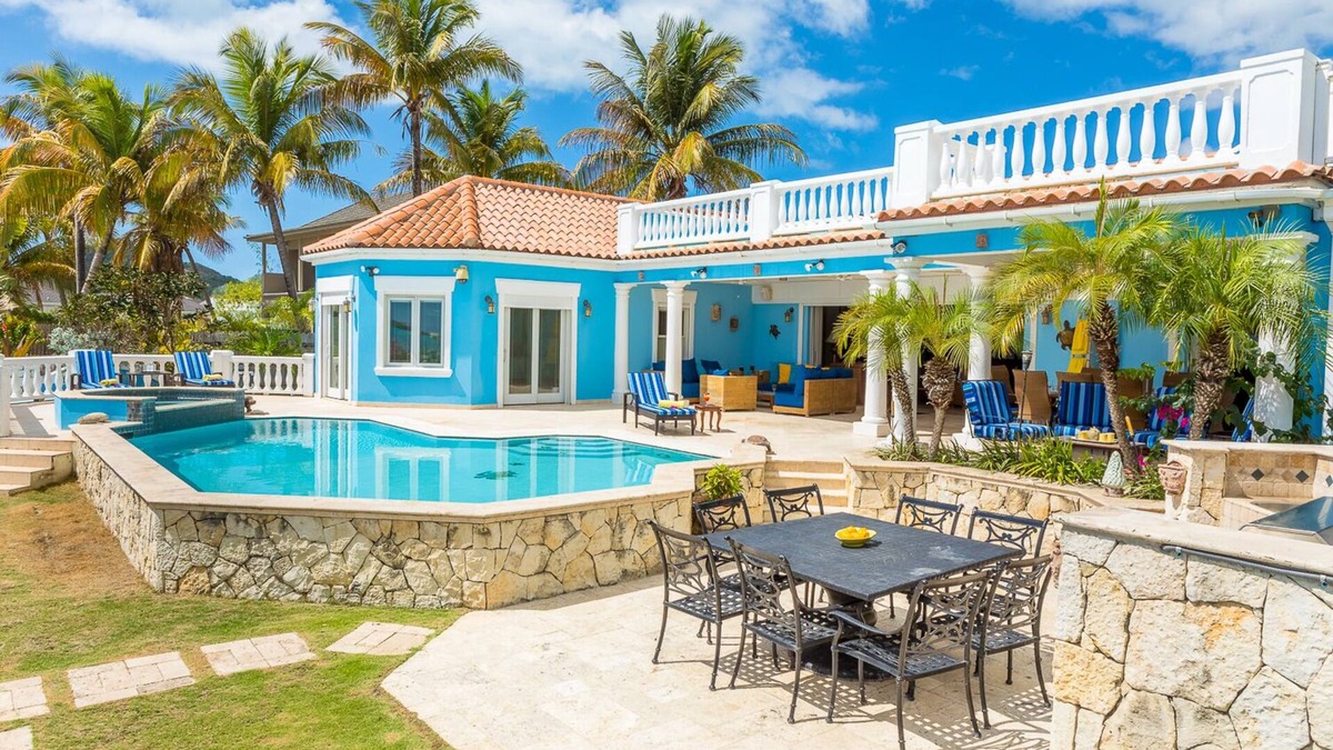Jolly Harbour Villa | Tropical Paradise Villa with direct beach accesses in Jolly Harbour, Antigua
