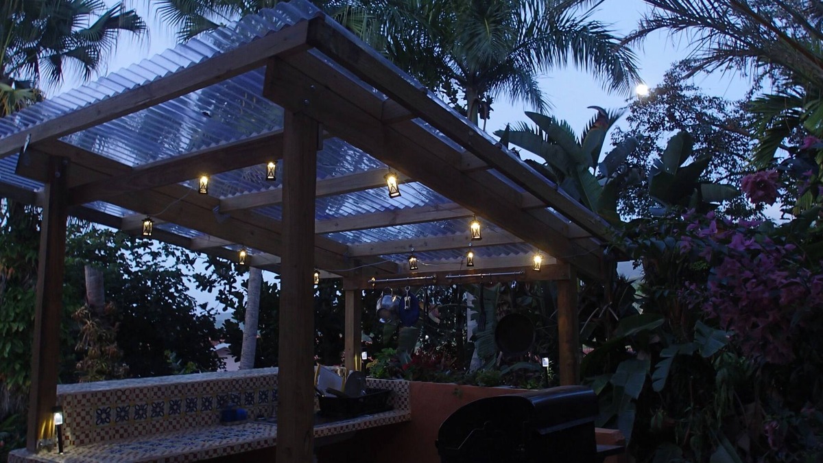 Guzman Abajo Apartment | Tropical pool & garden retreat studio