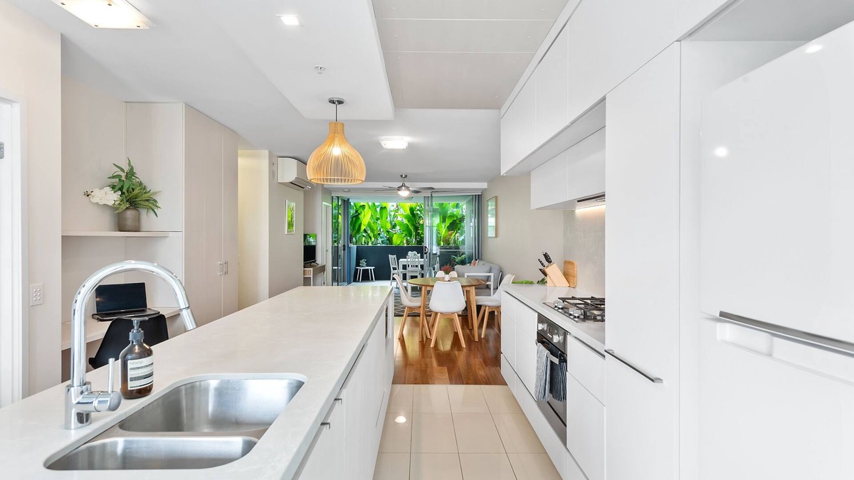 West End Apartment | Tropical Resort ~ 2 Bed/2 Bath/1 Car ~ West End