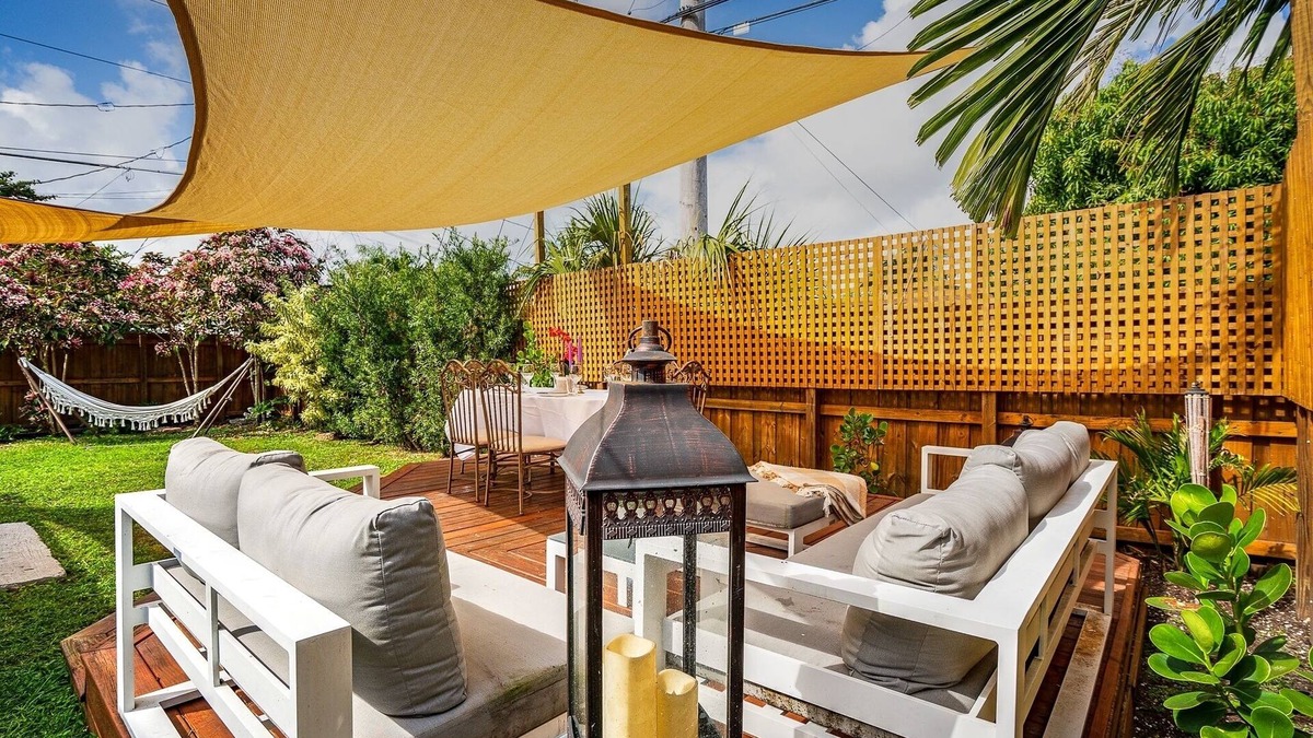 North Miami Beach House | Tropical Retreat. Stunning Home in North Miami Beach.