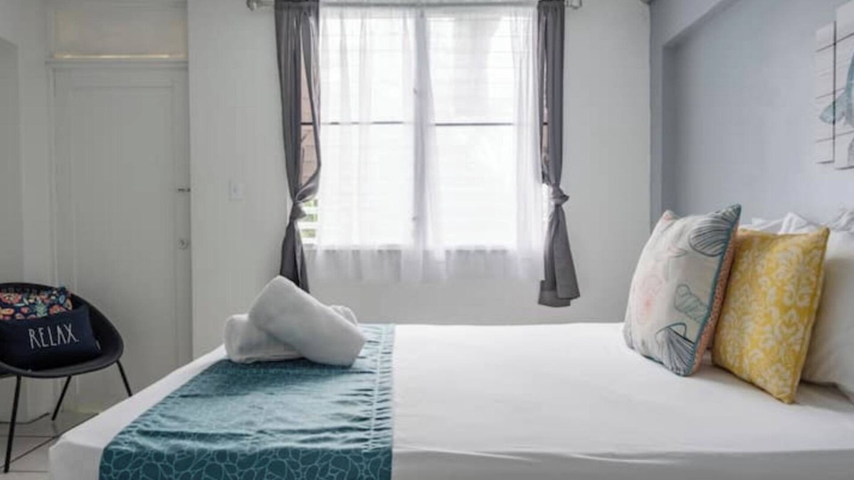 Mata de Platano Apartment | Tropical Retreat with Spectacular Rooftop Rainforest & Ocean Views With Jacuzzi!