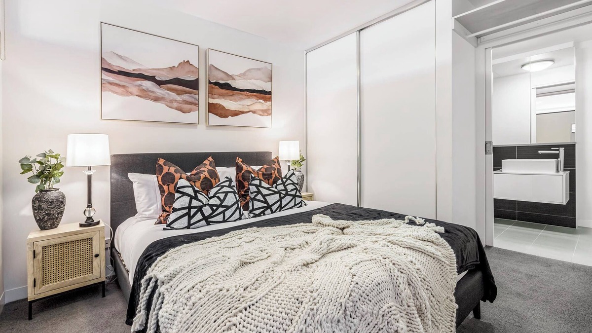 Hawthorn Condo | Tropical Sanctuary in Hawthorn’s Urban Hot Spot