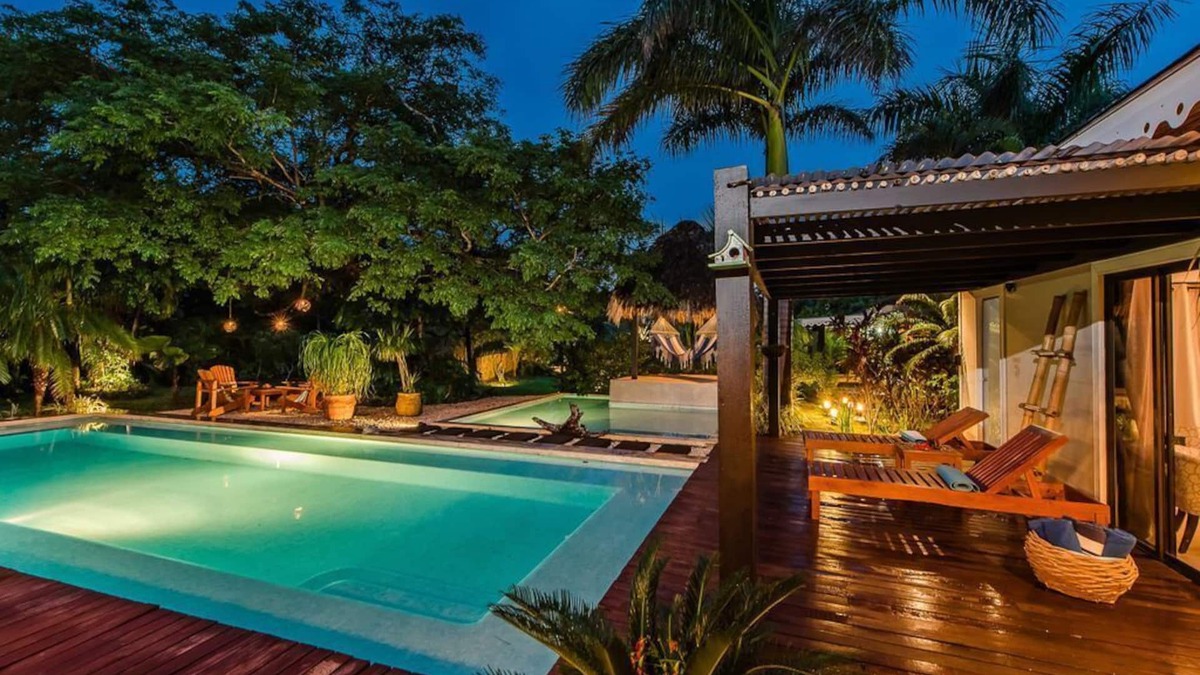Tamarindo House | Tropical-style family villa near Tamarindo