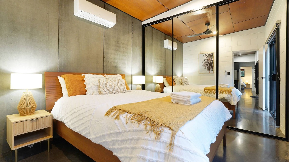 Howard Springs Apartment | Tropical Two-bedroom studio-The Hide-Out