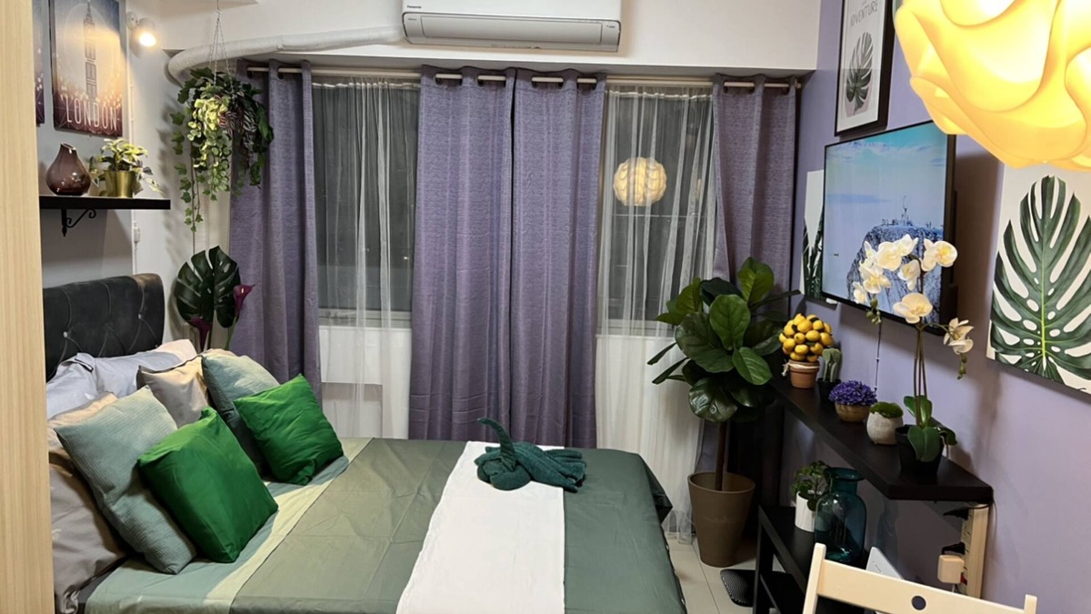 Matandang Balara Apartment | Tropical Vibe Studio Condo Unit w/Full T&B, Kitchen & Balcony w/Great Views!