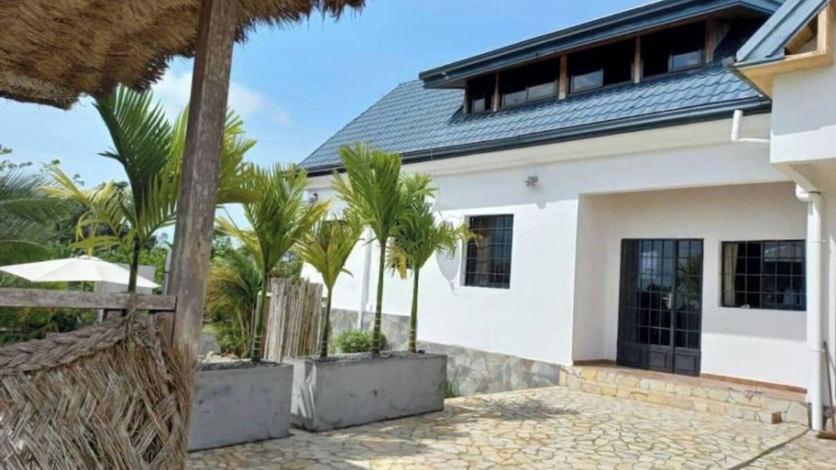 Kribi Villa | Tropical villa with view of the Atlantic Ocean