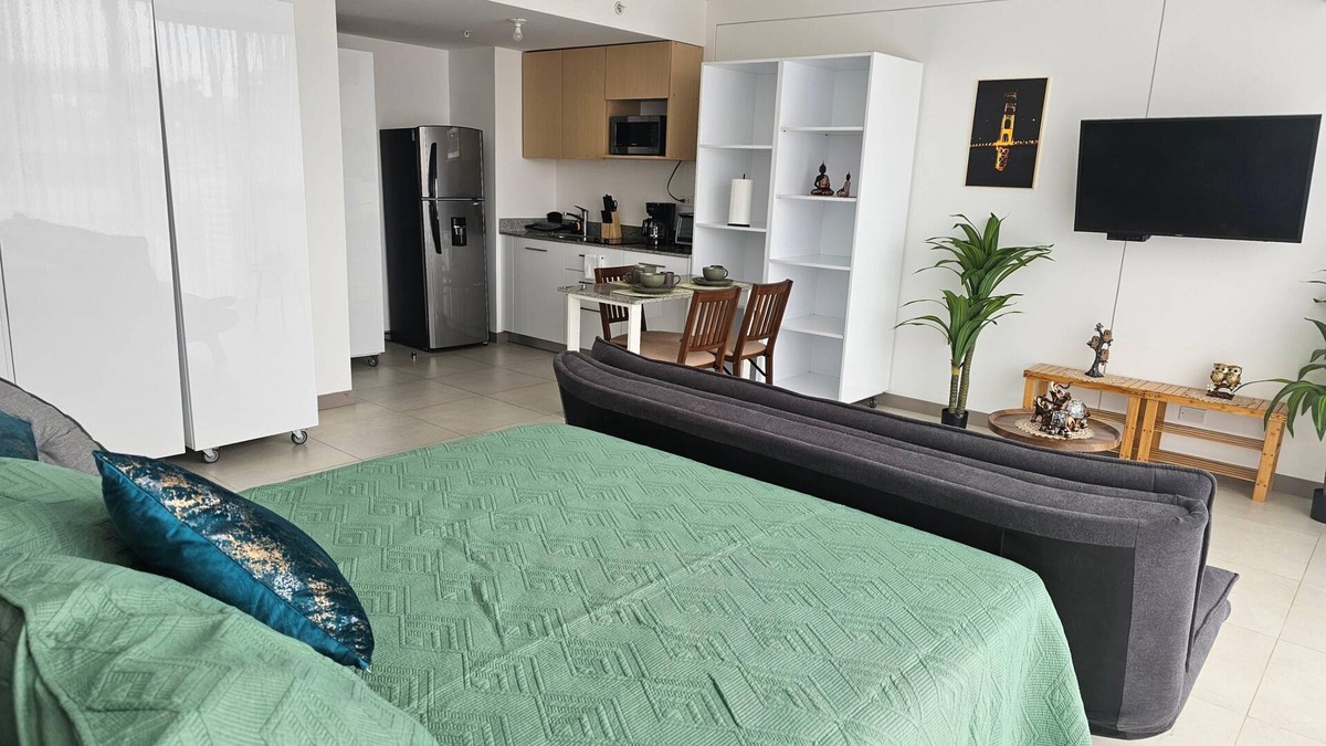 San Pedro Apartment | Tropical Vista iFreses, 2nd floor! AC, TV and Pool