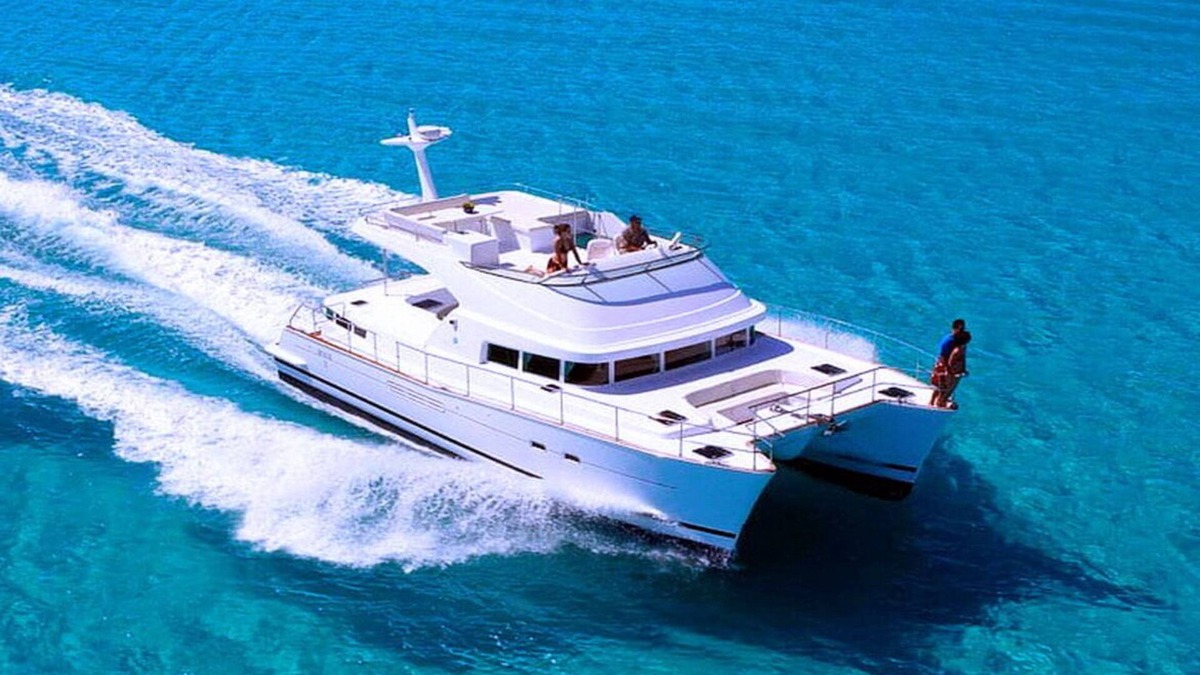 Placencia Boat Rental | Tropical Yacht Charters - All-Inclusive.... Family Vacations.