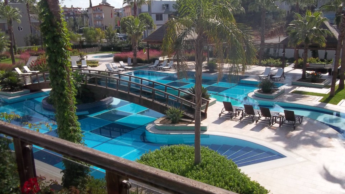 Kemer Mahallesi Apartment | Tropicana G 2 three bed ground floor home in popular gated community