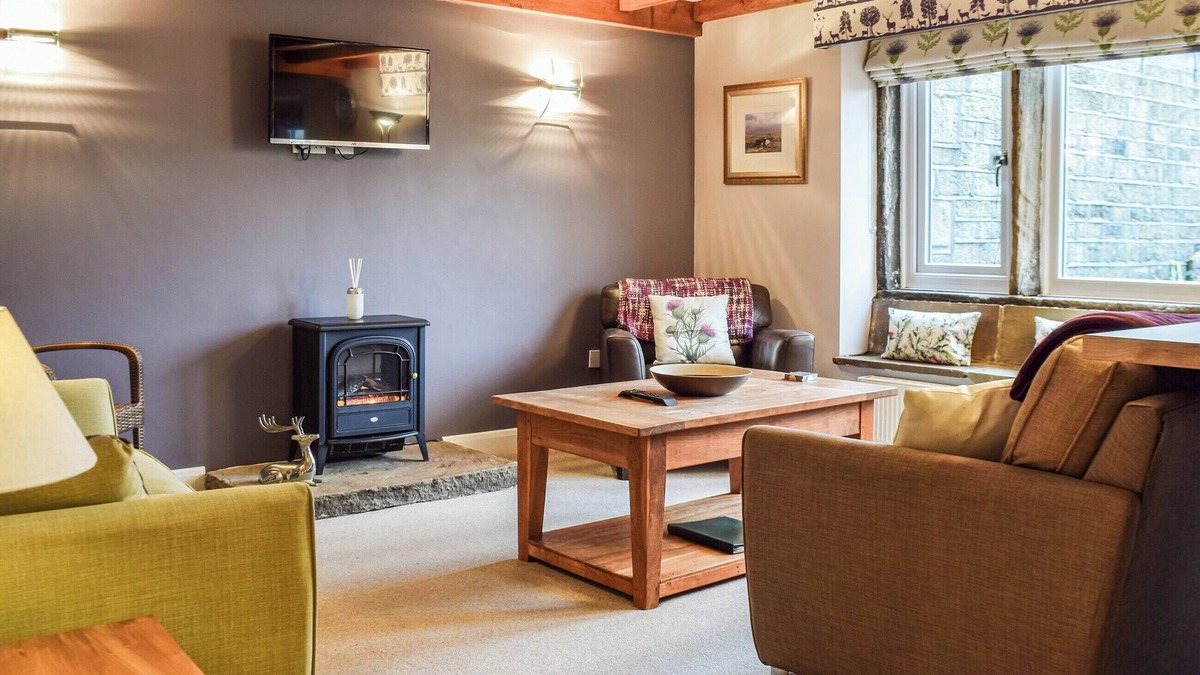 Holmfirth Cottage | Trough Cottage - UK48424
