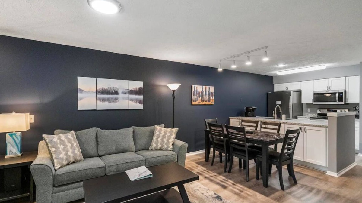 Harbor Springs House | Trout Creek Resort/Golf/Pool/Hot tub/Sauna/Pet friendly