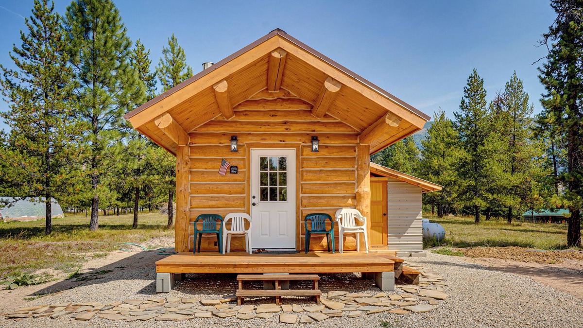 Trout Creek Apartment | Trout Creek Tiny House w/Mtn Views & Fireplace