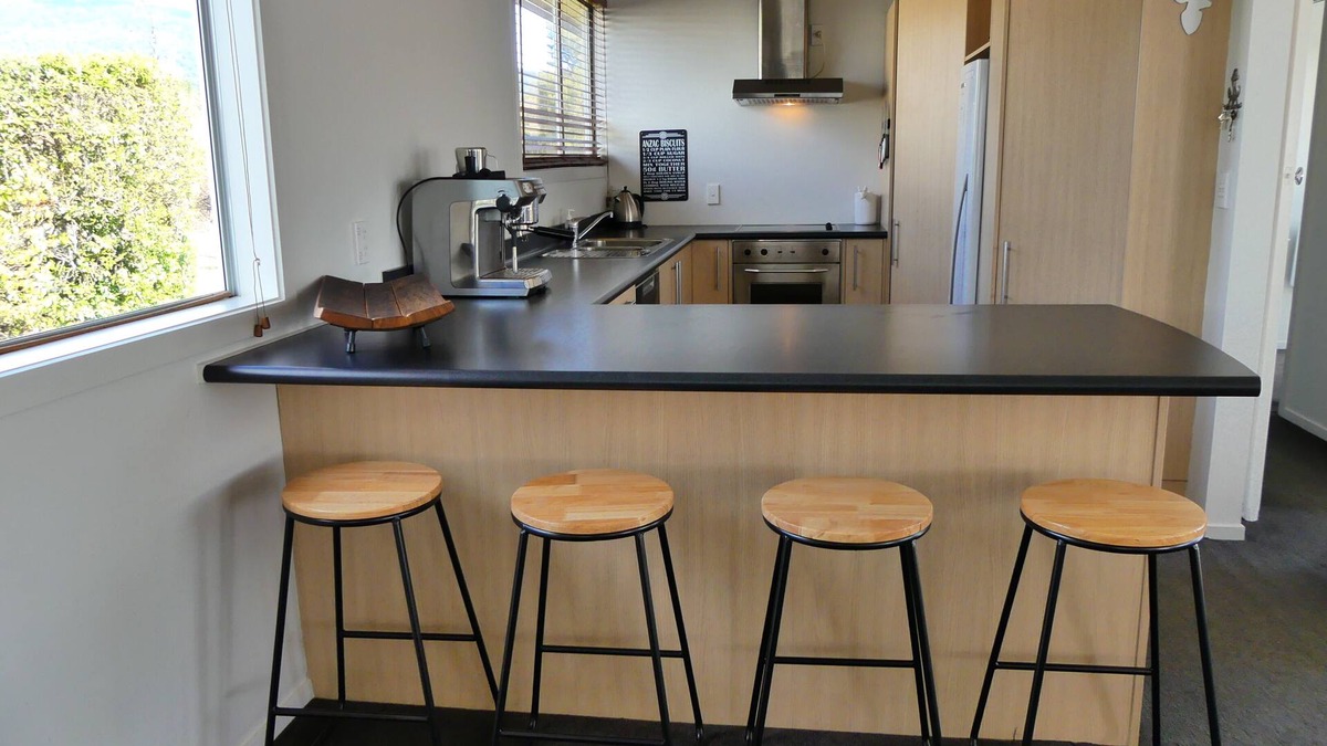 Turangi House | Trout Retreat - Mountain, lake and river