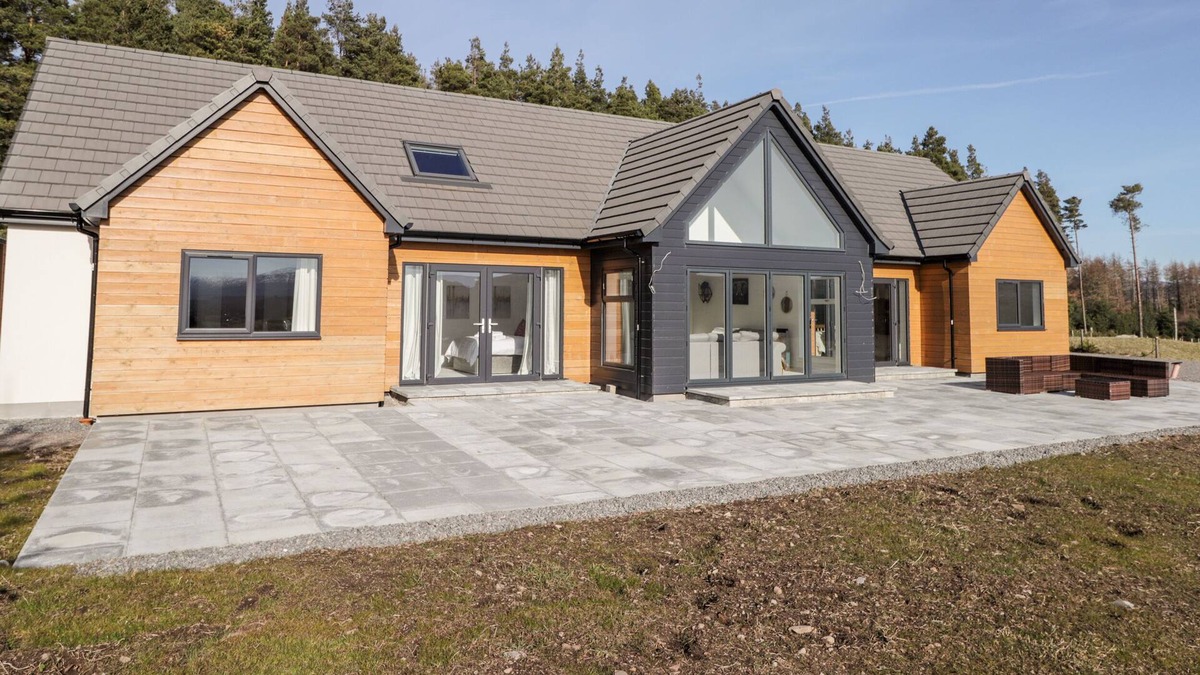 South Galson House | TROYA, family friendly, with a garden in Inverness