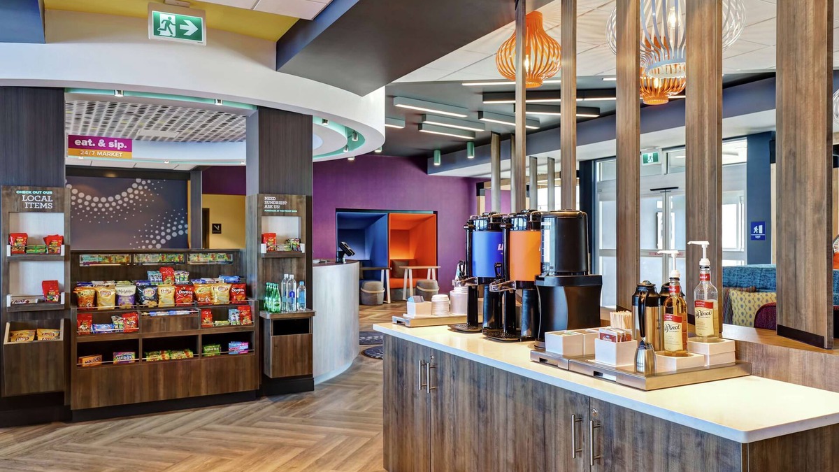 Southwest Edmonton Hotel | TRU BY Hilton Edmonton Windermere