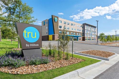 Waldron Hotel | Tru By Hilton Kansas City Airport