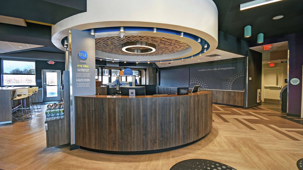 South Portland Hotel | Tru by Hilton Portland Airport Area