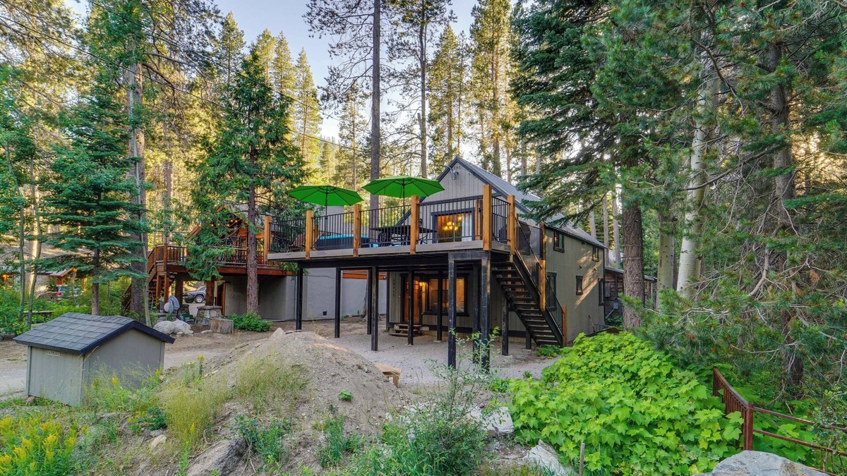 Donner Lake Woods House | Truckee Family Home, Walk to Lake + 5 Mi to Skiing