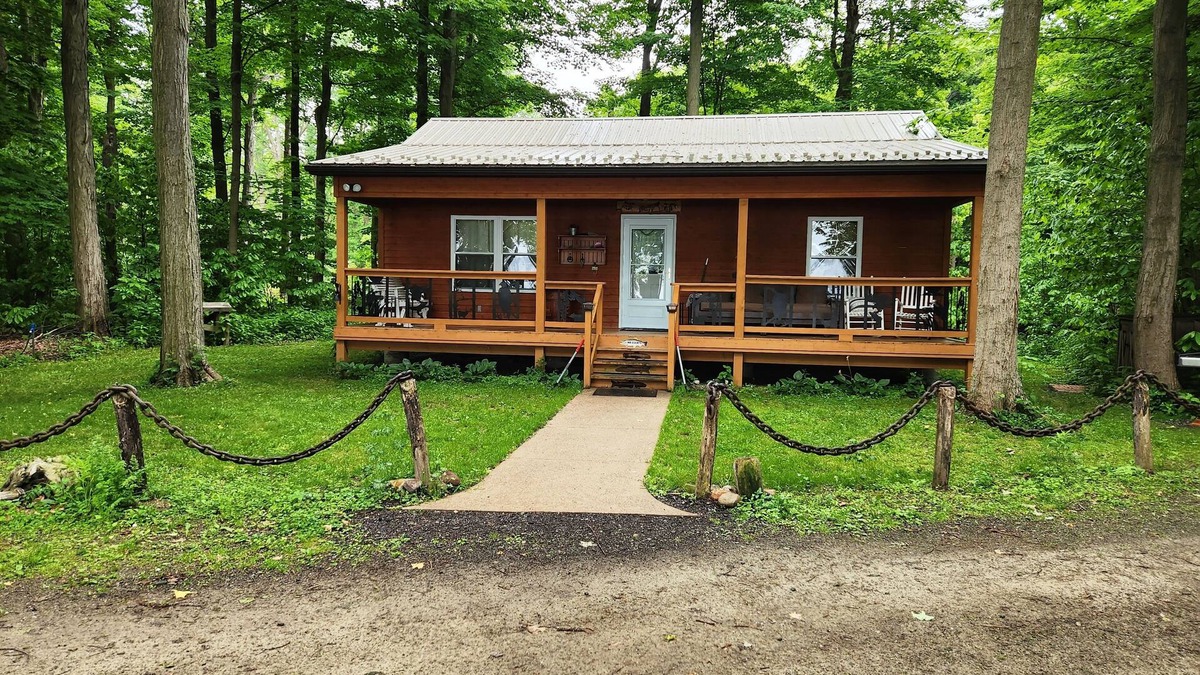 Chautauqua County Cottage | True Lake Beachfront, Stunning Sunsets, Beach glass hunting