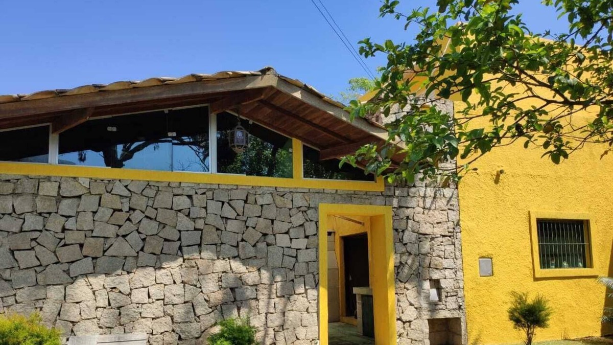 Feiticeira Ski Chalet | Truffimar Chalets (ground floor with 2 adjoining rooms sleeps 4 people)