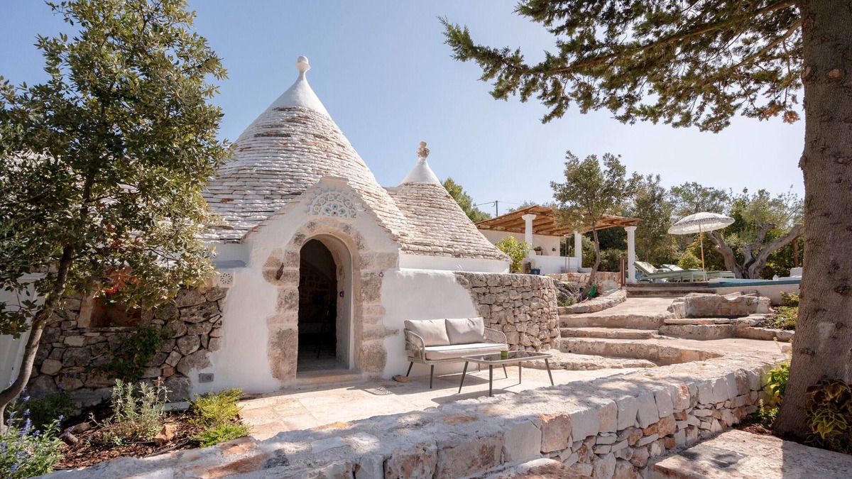 Putignano Villa | Trulli 'Wild' with Private Pool, Wi-Fi and Air Conditioning