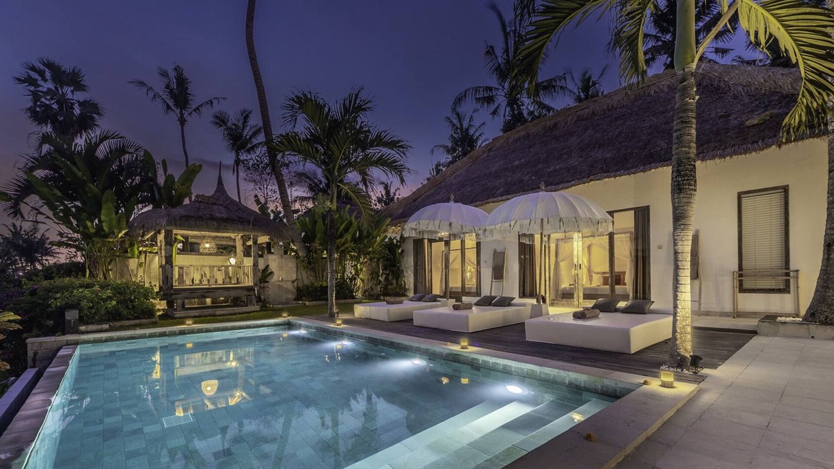 Tumbu Village Villa | Truly a Luxury Hidden Jewel in Paradise! Private, Romantic and Breathtaking!